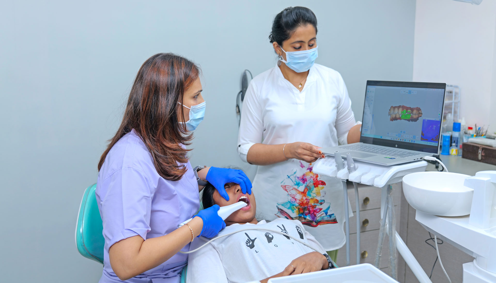 Teeth Laminate Treatment in Kochi
